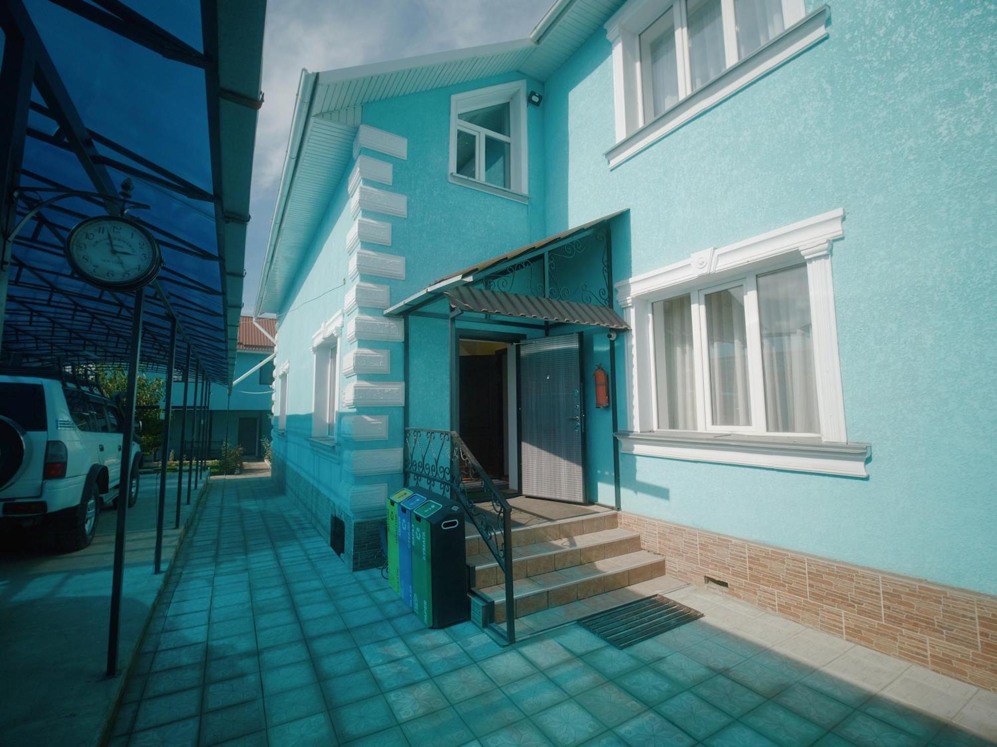 Guesthouse Alakol Каракол Екстериор снимка