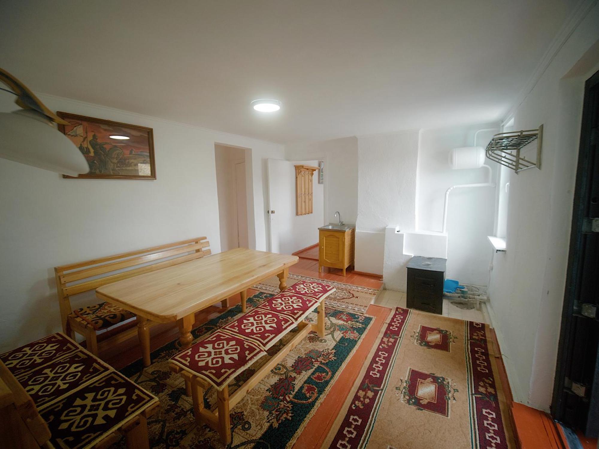 Guesthouse Alakol Каракол Екстериор снимка