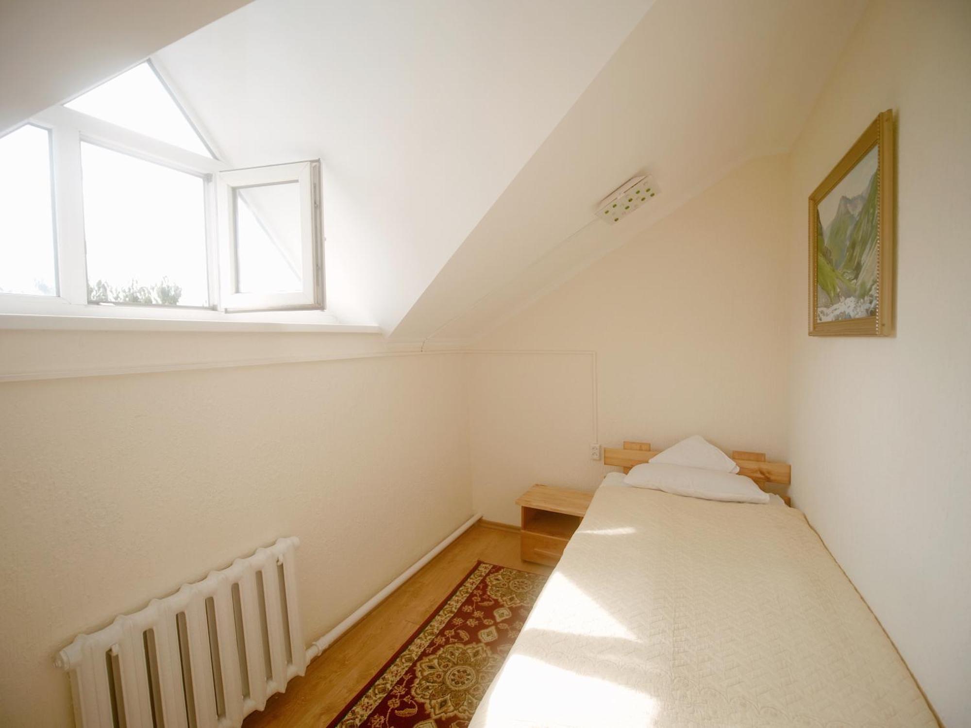 Guesthouse Alakol Каракол Екстериор снимка