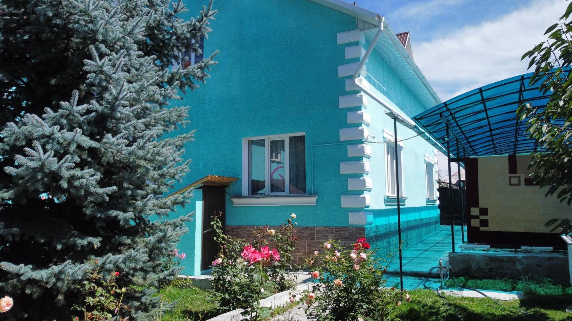 Guesthouse Alakol Каракол Екстериор снимка